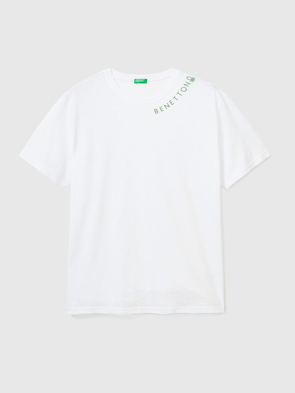 Shirt with print on the crew neck